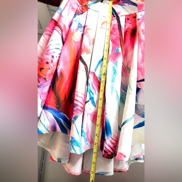 Vibrant 🌺 Floral Cutout High Low Romper 🦚 - Picture 10 of 10